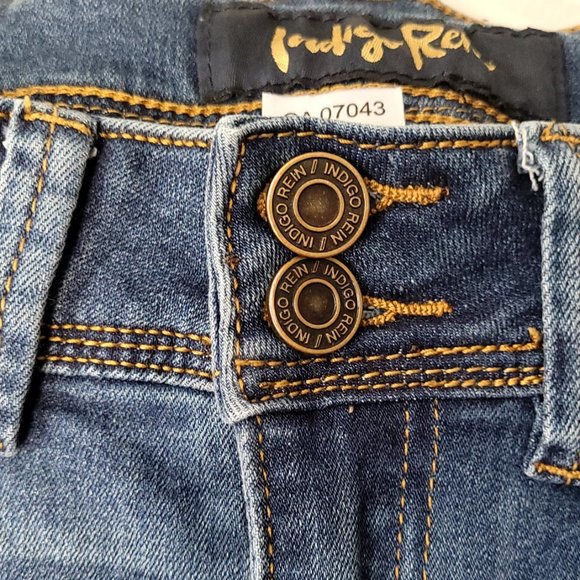 Indigo Rein ripped knees. Skinny - Picture 4 of 6